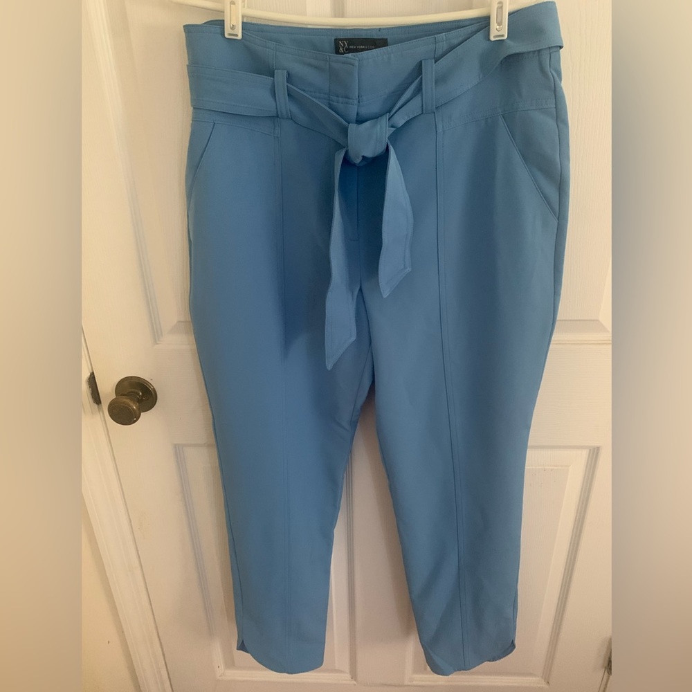NWT Cropped New York & Co Size 12 Pants
